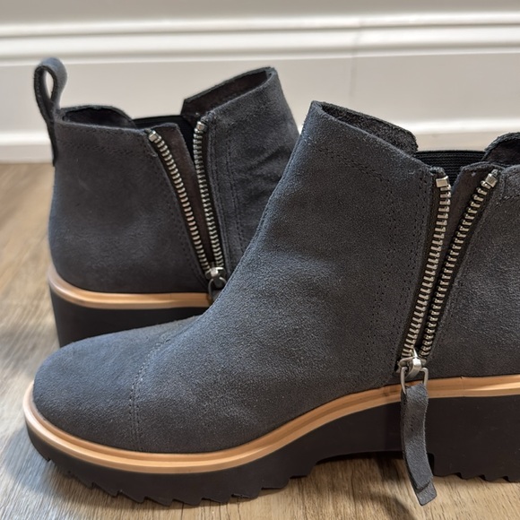 Tom’s Maude Wedge Boot Dark Grey Suede EUC - Picture 8 of 10